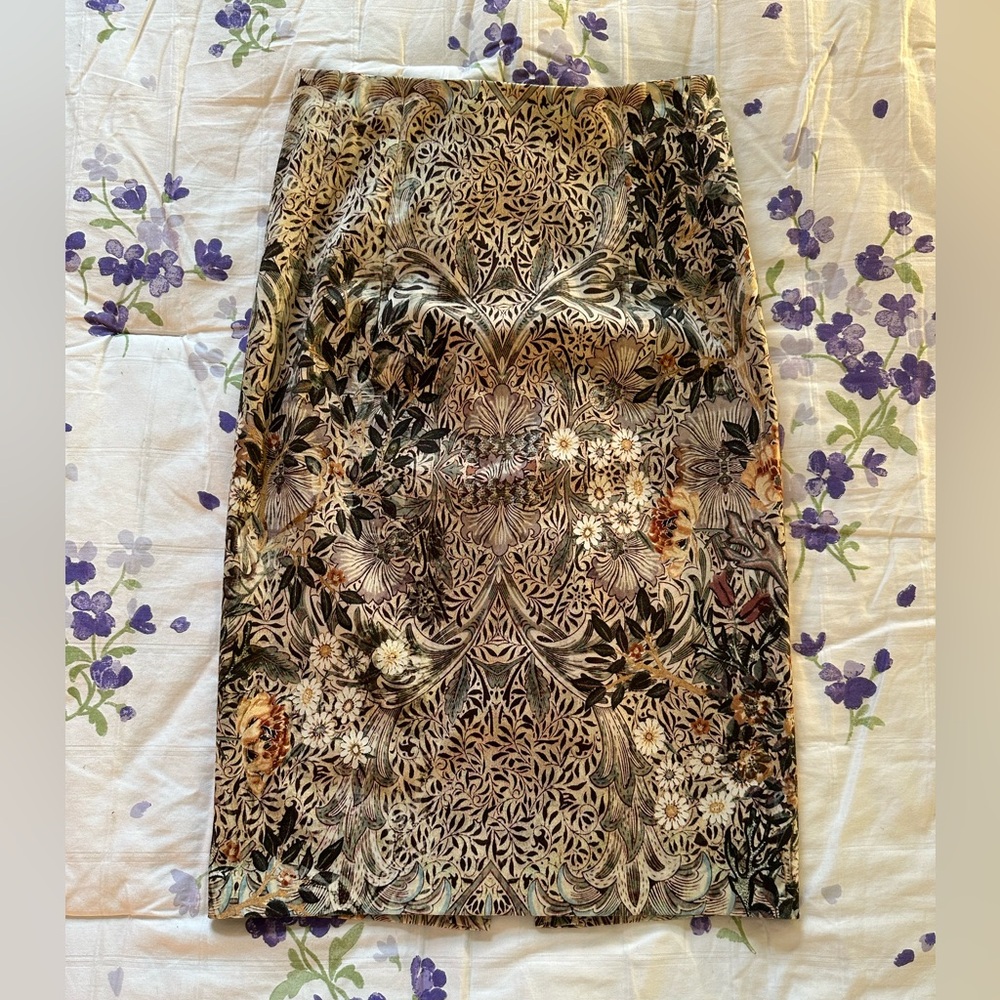Floral Pattern Pencil Skirt